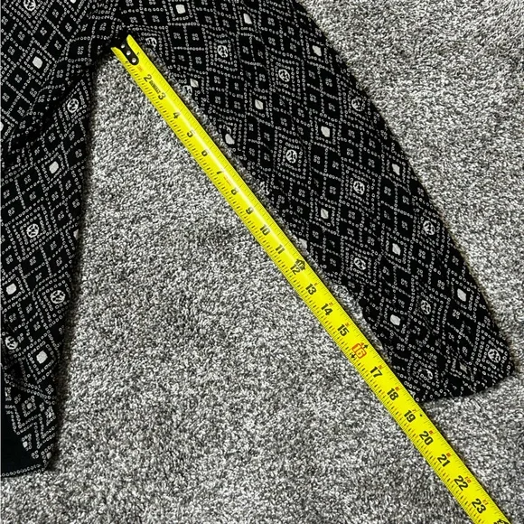 Lucky Brand Women’s Black & White Patterned Blouse XL Paisley Long Sleeve - Picture 8 of 14